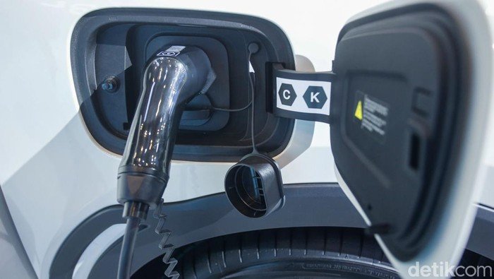 **Pengendara Singapura Banyak yang Mau Balik Beli Mobil Bensin: Trends dan Faktor Mempengaruhi**