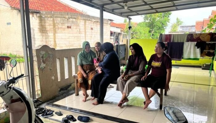 Banjir Tangerang Surut, Polisi Kirim Tim Kesehatan ke Warga Terdampak