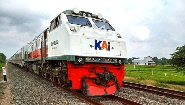 Heboh! Penumpang Siram Jalan dengan Semprotan Toilet, KAI Beri Teguran Tegas