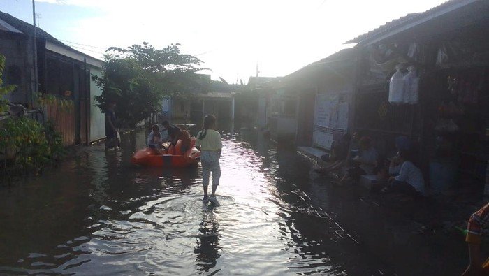 871 Warga Masih Mengungsi Akibat Banjir di Kabupaten Serang: Dari Kemanakah Bantuan yang Dirindukan?
