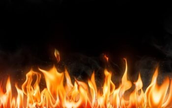 “Rumah di Sikka NTT Kebakaran, Diduga Dibakar ODGJ: Tragedi Keluarga yang Memprihatinkan”