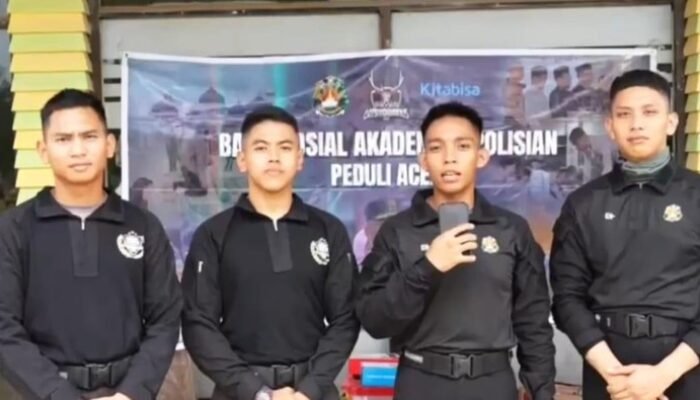 Jelang Ramadan, Taruna Akpol Selamatkan Alquran Masjid Aceh dari Bencana