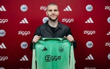 Maarten Paes Siap Debut untuk Ajax Contra AZ Alkmaar Akhir Pekan Ini?