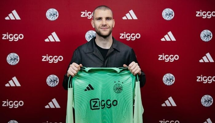Maarten Paes Siap Debut untuk Ajax Contra AZ Alkmaar Akhir Pekan Ini?