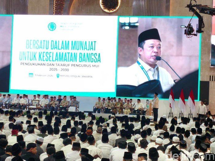 **Pengukuhan MUI 2025-2030 Ditandai dengan Doa Bersama untuk Korban Bencana Sumatera**