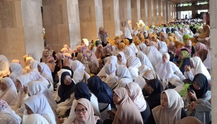 Ibu-ibu Pengajian Hadiri Acara MUI, Titip Doa untuk Presiden dan Korbannya di Sumatera