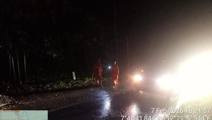 Tebing di Ngantang Longsor, Akses Malang-Kediri Terancam Tutup!