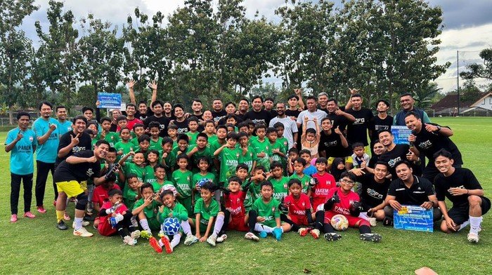 Gandeng 2 Legenda Sepakbola Indonesia, SJFC Bikin Coaching Clinic - Update 1