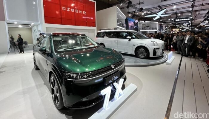 **”Pasar Indonesia Masih Seksi: Target 7 Juta Mobil Tahun Ini?”**