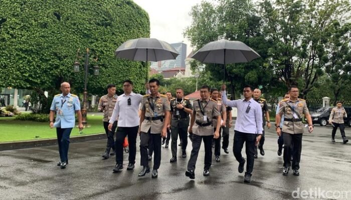 Prabowo Subianto Gelar Rapat Pimpinan TNI-Polri di Istana: Arah Strategis untuk Keamanan Nasional