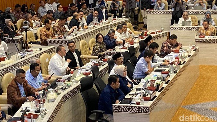 **Menkes Curiga Tak Ada Uang buat Penerima Bantuan BPJS, Purbaya: Banyak!**