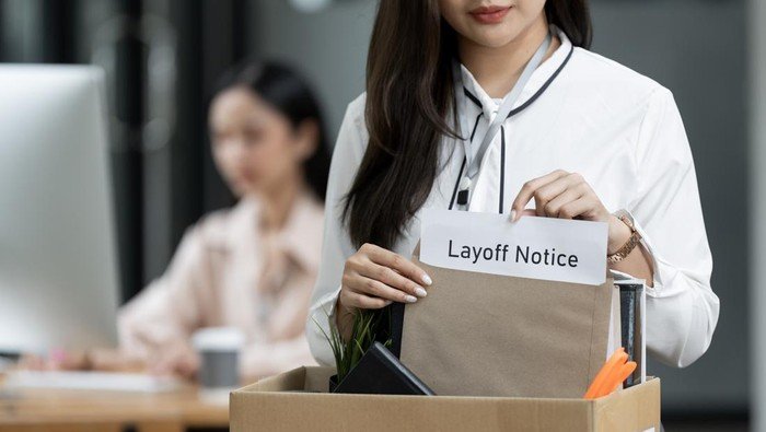 **PHK Memukul, Siapakah yang Bisa Klaim Jaminan Kehilangan Pekerjaan?**