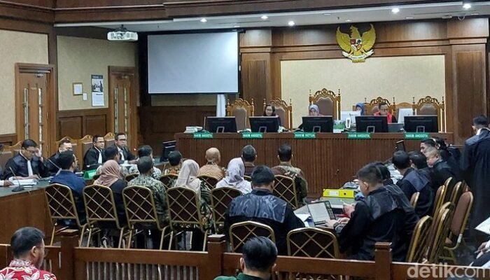 “‘Sultan’ Kemnaker Terjerat Rekening Adik Ipar: 3 Tahun Mysteri Dana!”