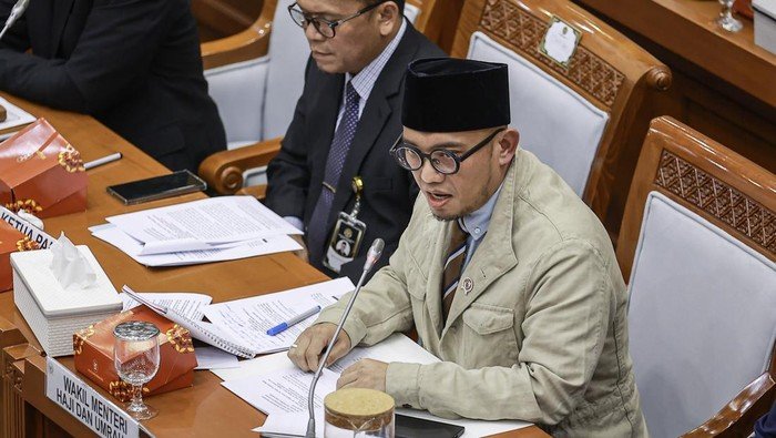 **Wamenhaj Ngadu ke DPR: Wisma Haji Belum Dialihkan, Kendala Aset dari Dana Haji Terus Berlanjut**