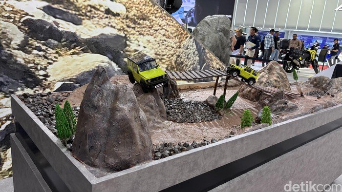 **Ajak Jimny Main Offroad Tanpa Harus Kotor-kotoran: Suzuki Jimny RC di IIMS 2026**