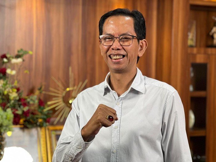 **Tragedi DPRD Surabaya: Ketua Dominikus Adi Sutarwijono Meninggal di Jakarta**