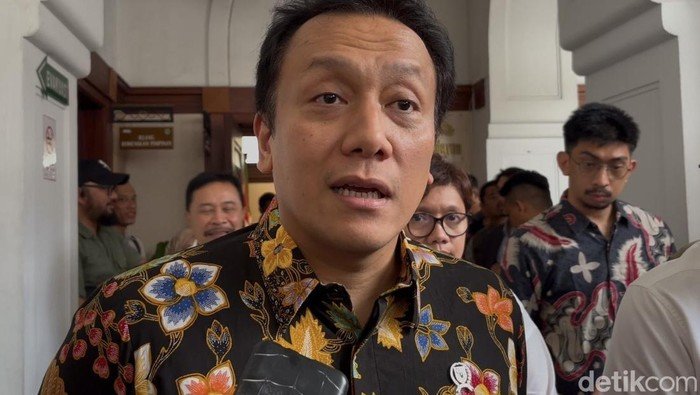 Wamen LH Ditegur, Warga Diminta Hindari Air Sungai Terkontaminasi Akibat Kebakaran Pabrik Kimia