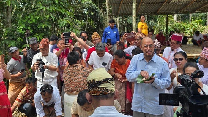 Pandji Pragiwaksono Jalani Ritual Permohonan Maaf ke Leluhur Toraja Hari Ini - Update 1