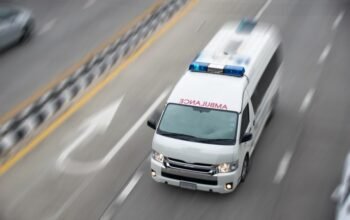 Menghindari Tabrakan Beruntun saat Buntuti Ambulans: Tips Aman untuk Pengendara