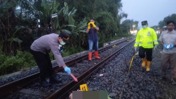 Tragedi Muda: Pemuda di Madiun Tabrakan Diri ke Kereta Setelah Pemakaman Ibunya