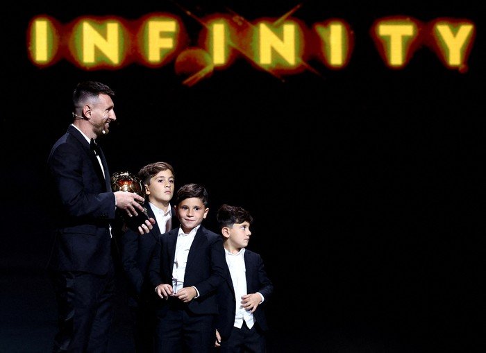 **Messi Dibuat Pusing Tiga Anaknya, Semua Mau Jadi Nomor 10**