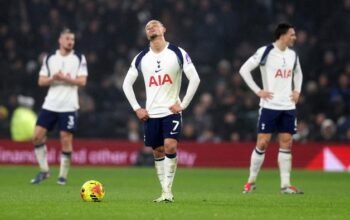 Postecoglou Sebut Tottenham Tak Layak Jadi Klub Besar, Dukung Suporter Marah