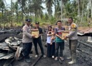 **Kebakaran Hanguskan 2 Rumah di Kepulauan Meranti, Polisi Turun Beri Bantuan**