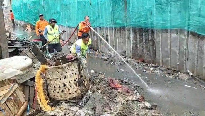 Pemkot Bogor Gandeng TNI-Polri, Operasi Bersih Lapak PKL di Surya Kencana