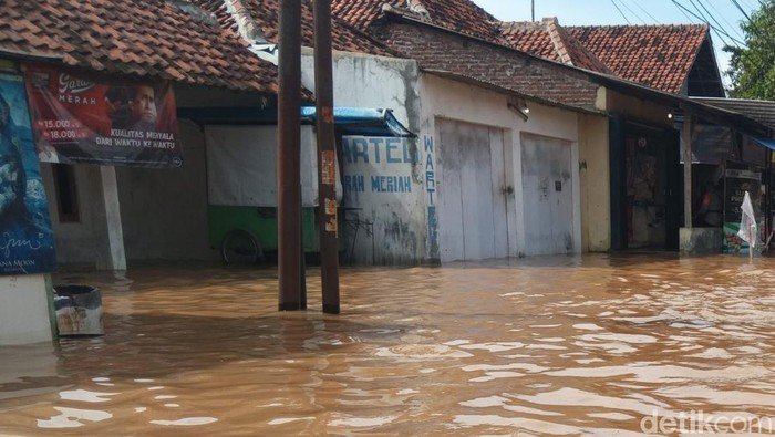 Banjir Cirebon: 1.505 Warga Rela Terselamat, 3 Kecamatan Terancam