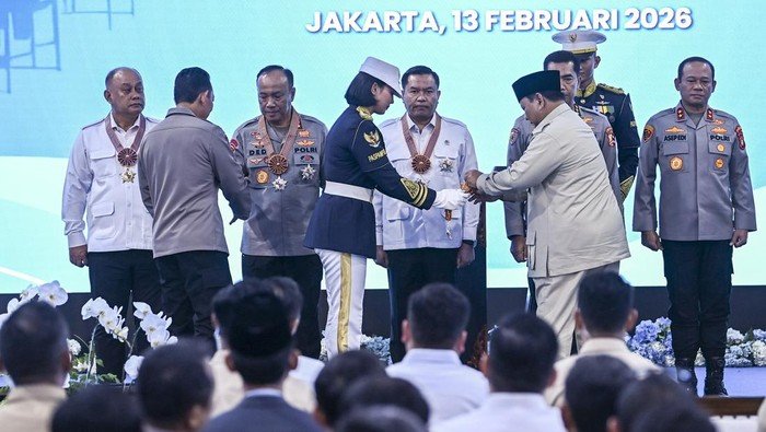Kapolda Jateng-Jatim dan 6 Tokoh Lain Jadi Penerima Tanda Kehormatan dari Prabowo