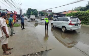 Pemotor Siswi SMA di Tangerang Tewas Terlindas Truk Karena Jalan Berlubang