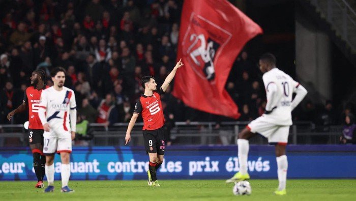 **Rennes vs PSG: Les Parisiens Gagal di Roazhon Park, Tumbang 1-3**