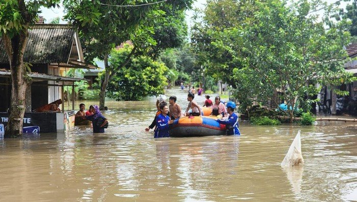 “Tragedi Listrik Maut di Jember: Warga Tewas saat Bersih-bersih Usai Banjir”