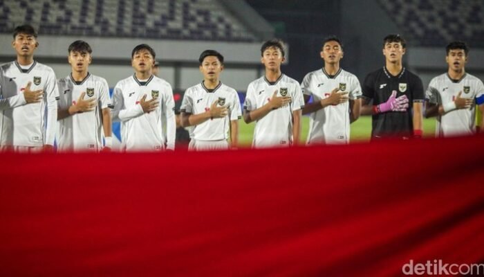 “Simon Tahamata: Timnas U-17 Siap Guncang Persepakbolaan dengan Revolusi Pemain!”