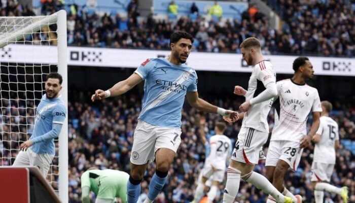 “Man City Vs Salford: Kemenangan Menyokong, Membangunkan Perjuangan ke Babak Berikutnya”
