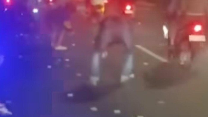 Uang Berceceran di Jalan Tegar Beriman Bogor, Pemiliknya Menangis Haru