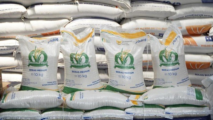 Pemerintah Guyur Bansos Beras-Minyak Goreng ke 33 Juta Orang - Update 1