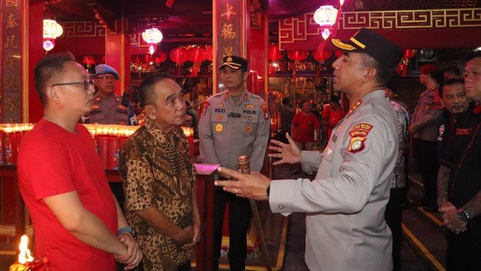 453 Personel Gabungan Amankan Perayaan Imlek di 42 Vihara Jakbar.