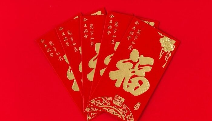**Angpau Digital: Transformasi Tradisi Imlek dengan Strategi Keuangan Modern**