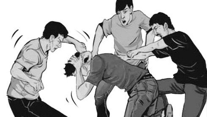 Warga Palu Geram, WN China Dikeroyok Setelah Tabrak Motor, Barang Dirampok