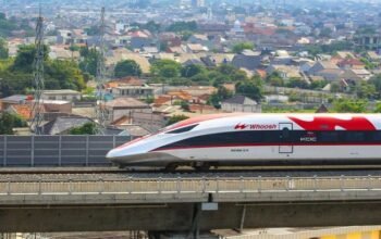 “Ramadan hemat? Naik Whoosh sekeluarga cuma Rp 200.000 PP!”