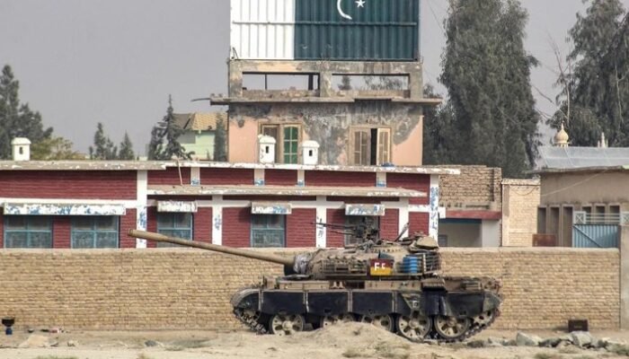 Tentara Pakistan Hancurkan 7 Posisi Militer di Perbatasan Afghanistan