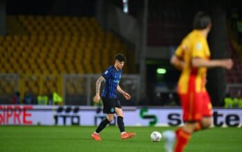 **Bastoni Dicemooh Fans Lecce, Chivu: “Semua Sudah Selesai”**