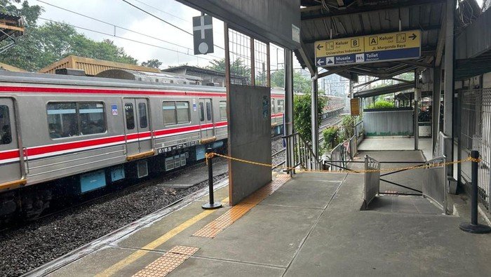 [Pocin Depok: Warga Kecewa, Rel Tak Lagi Nyeberang, Alur Stasiun Pindah]