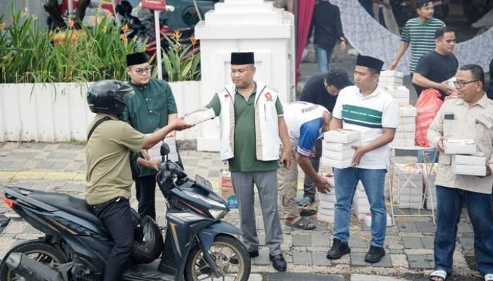 Instruksi Prabowo, Gerindra Sumut Bagikan 1.000 Takjil Setiap Hari – Update 1