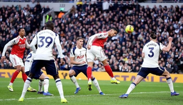 **Berbalas Gol, Tottenham vs Arsenal 1-1 di Babak Pertama: Pertandingan Sengit di Liga Inggris**
