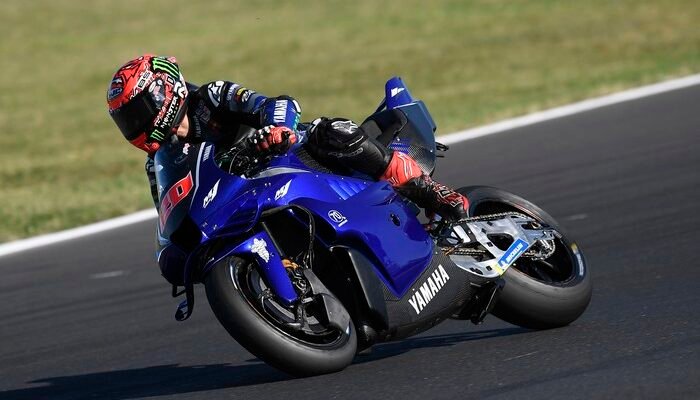 1. Performa Motor V4 Yamaha Terbaru: Tantangan di Lintasan