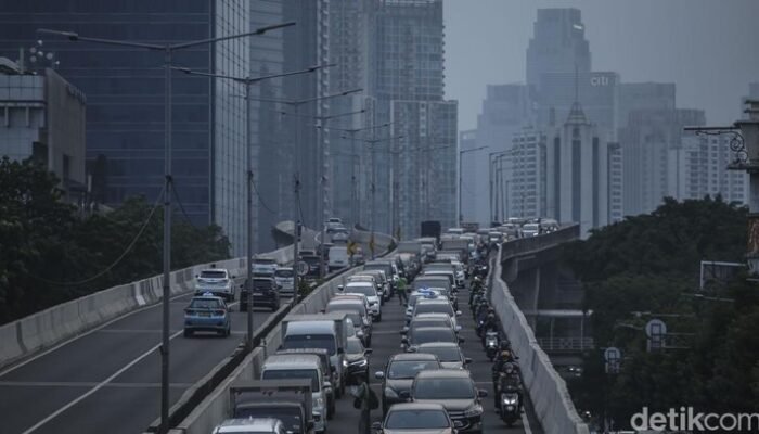 “Viral Konvoi Pemotor Rusak Portal JLNT Casablanca demi Konten, Polisi Usut: Konspirasi atau Kontroversi?”