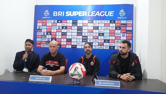 **Persija Tanpa Latihan Jelang Lawan Malut di Ternate, Ini Alasan Souza!**