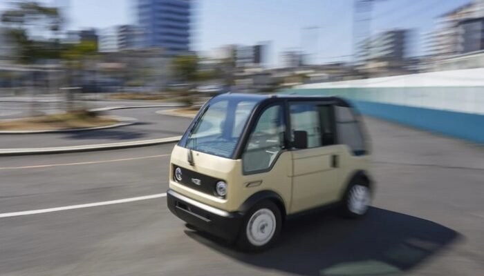 “Mibot, Solusi Mungil untuk Pekerja Kantoran: Hasil Survei Pemakaian Mobil Listrik”